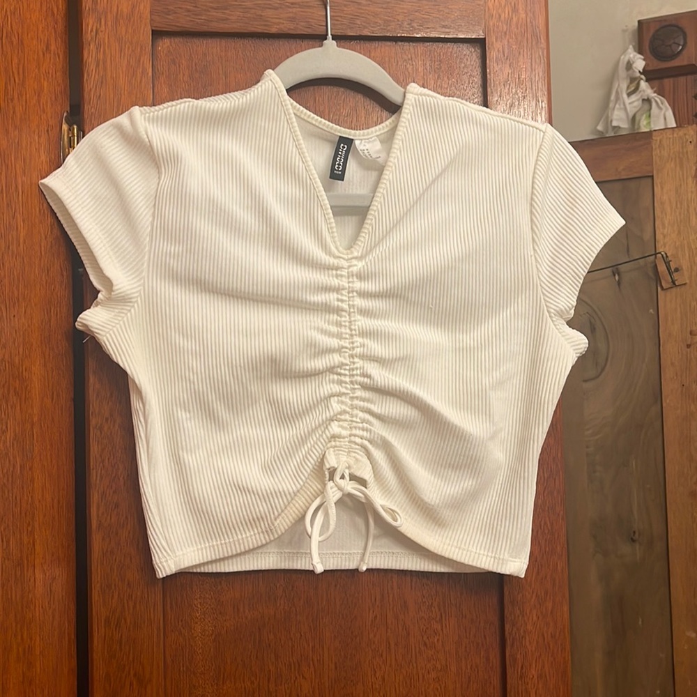 H & M white crop top